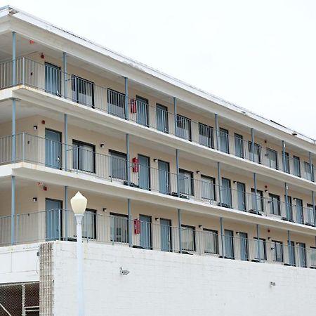 Blue Marlin Motel Вирджиния Бийч Екстериор снимка